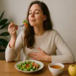 Differenza tra sazietà e pienezza: come ascoltare il corpo per mangiare meno e meglio