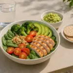 Pranzo estivo leggero e nutriente: la combinazione di ingredienti che svolta la giornata